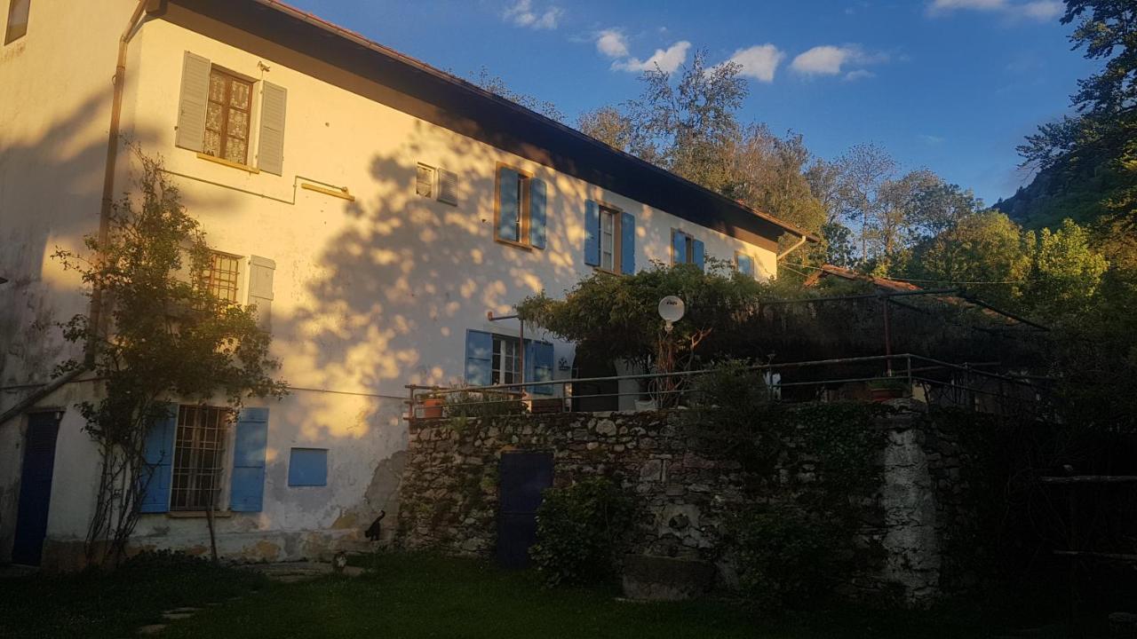 B&B Il Gatto Nero Castelveccana Exterior photo